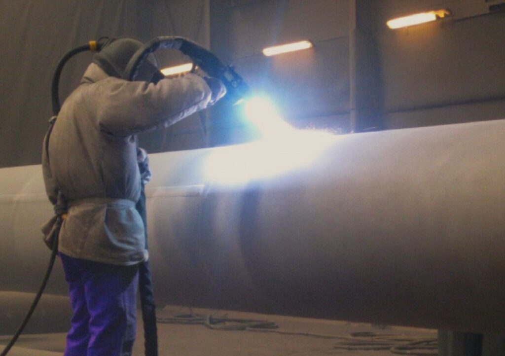 Galvanização é substituída pela aplicação de Zinco por Aspersão Térmica Deposição de Zinco por Aspersão Térmica para substituição da Galvanização