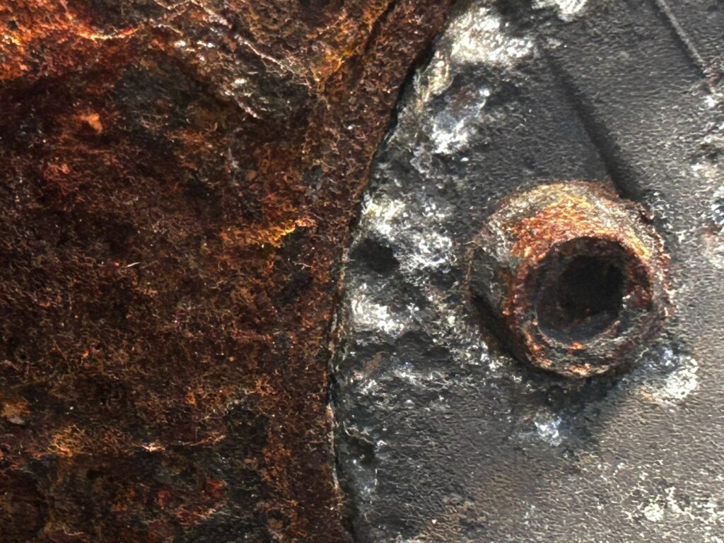 Corrosão química em ventilador industrial